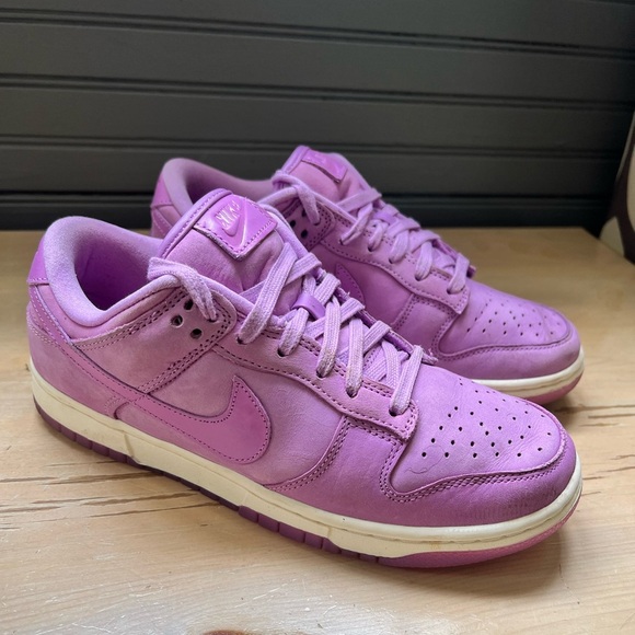 Nike Dunk Premium Low Rush Fuchsia Women’s Size 7 - Picture 1 of 9